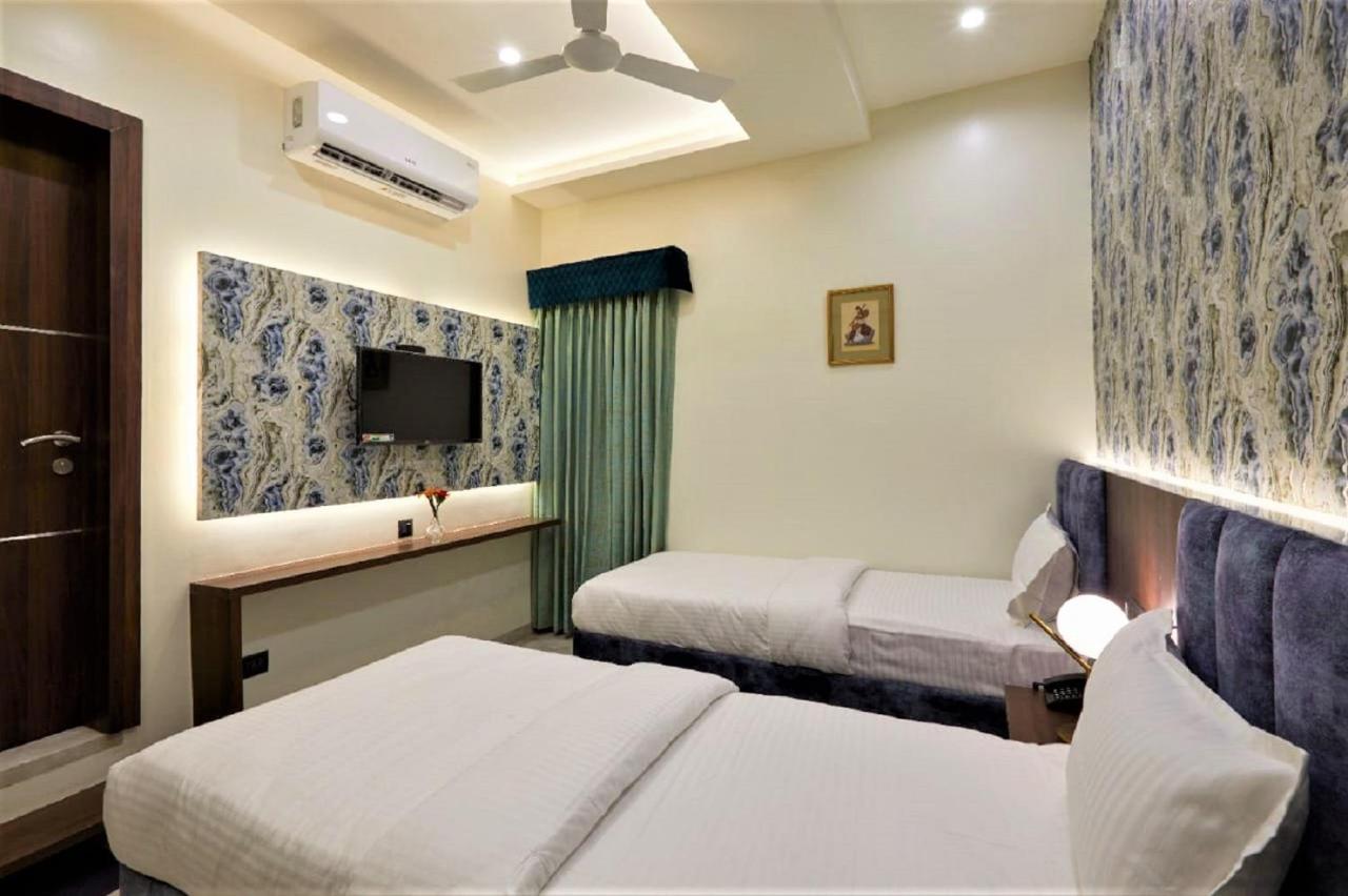 Hotel Rose Gold Ahmednagar Exteriér fotografie