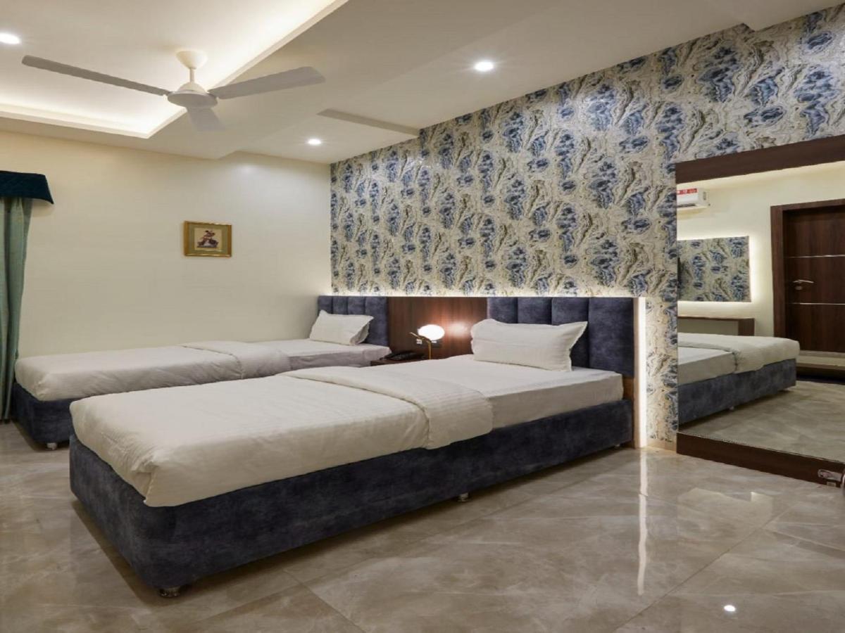 Hotel Rose Gold Ahmednagar Exteriér fotografie