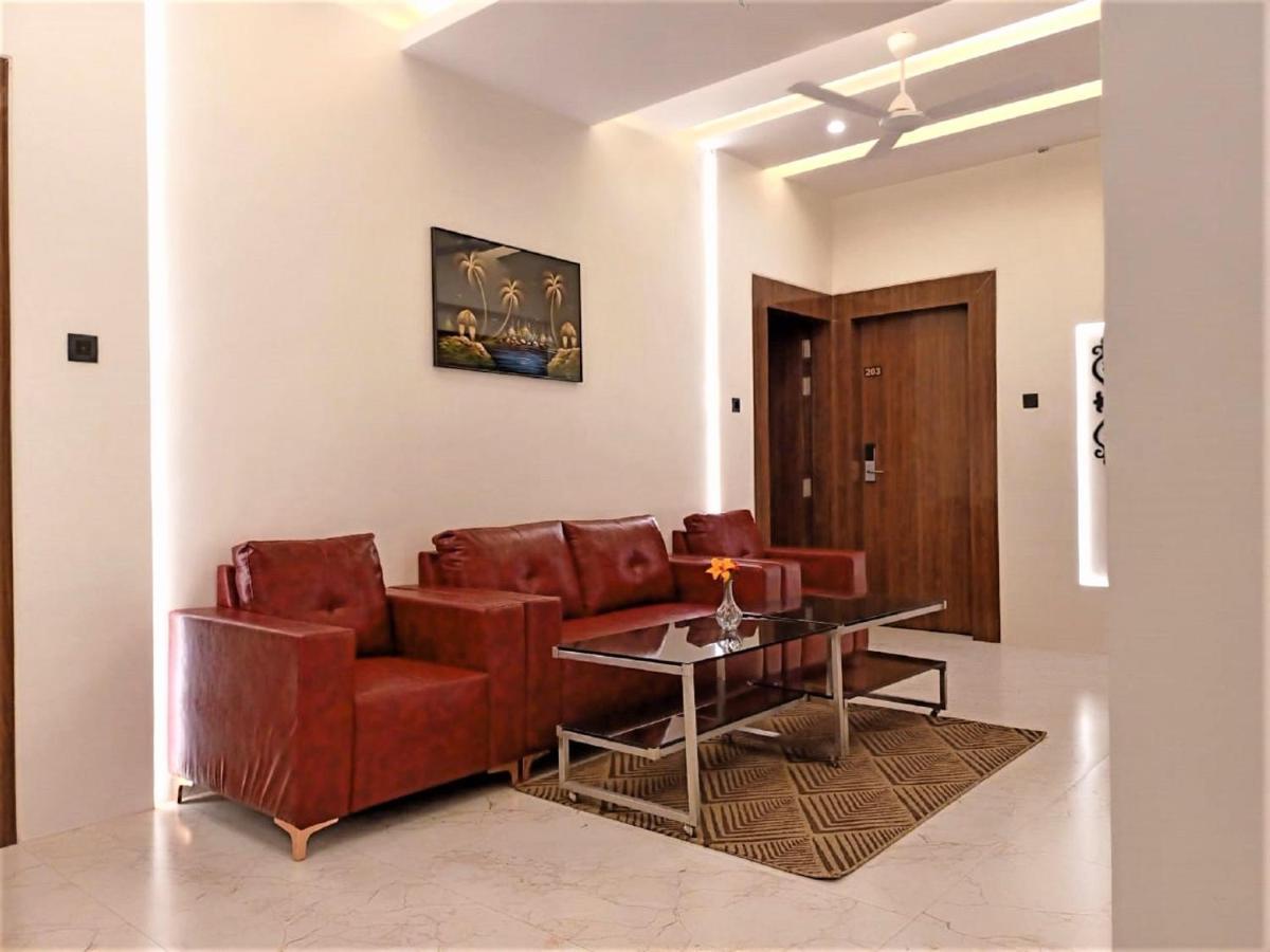 Hotel Rose Gold Ahmednagar Exteriér fotografie